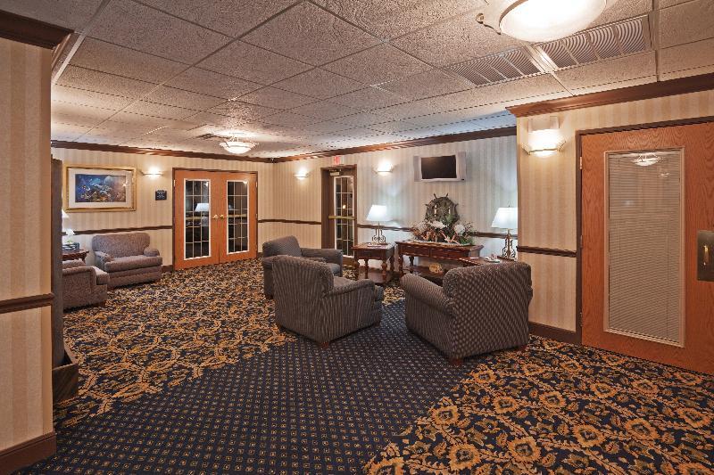 Hotel Holiday Express And By Ihg 3*